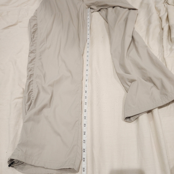 Eddie Bauer Women’s 2XL Beige Hiking Pants Drawstring Cinch Leg Outdoor Travel - Picture 7 of 9